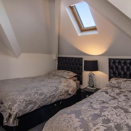 Stunning Church Conversion Close To The Tower Blackpool Luaran gambar